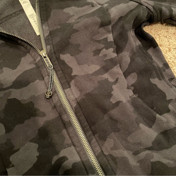 Lululemon - scuba full zip hoodie black camo size 4 - Picture 3 of 4